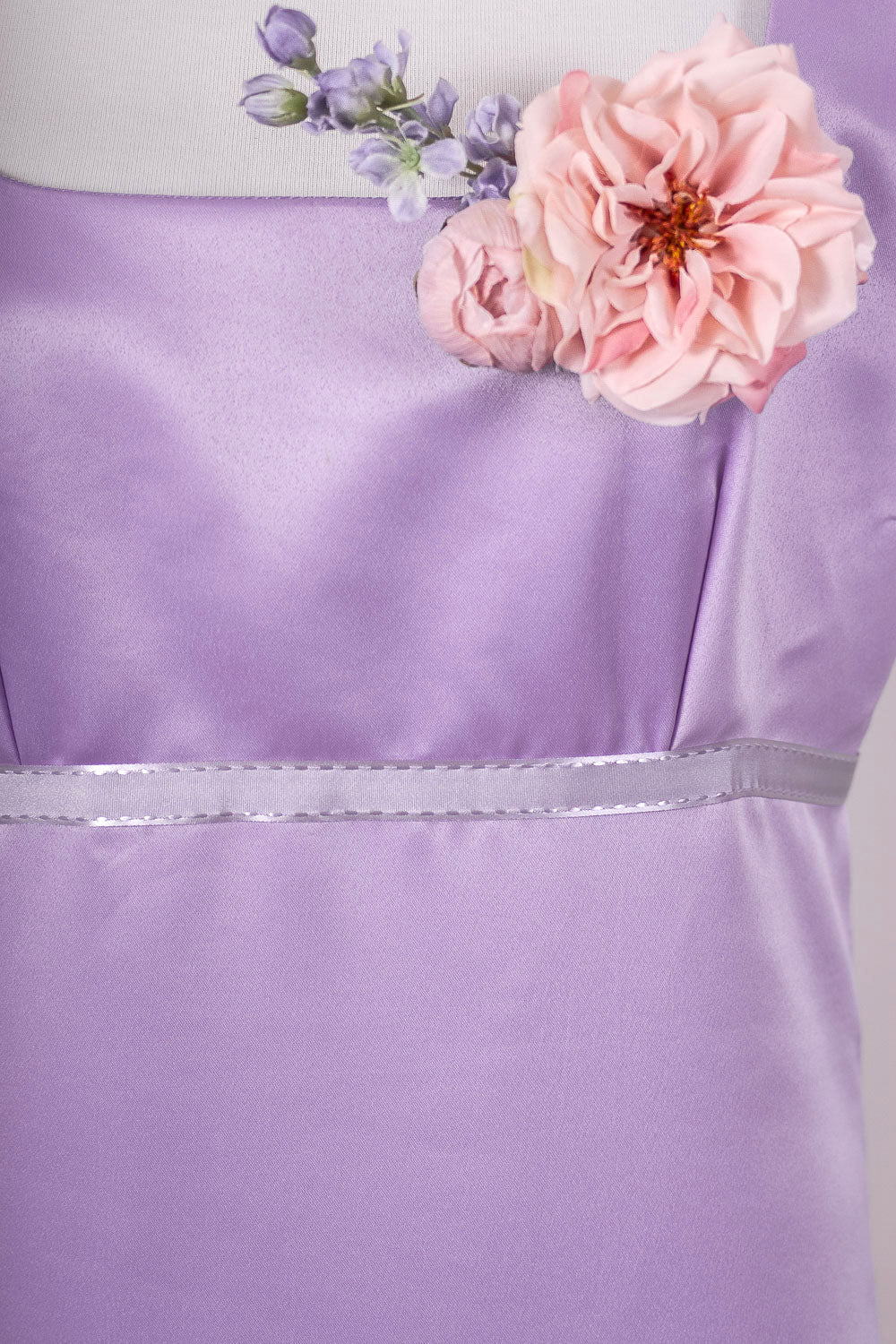 Regency era gown - close up